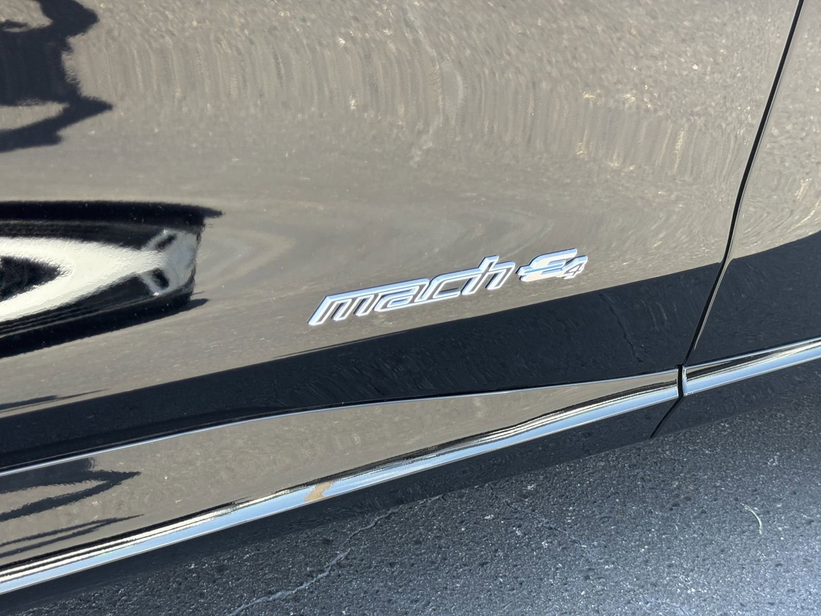 Certified 2025 Ford Mustang Mach-E Premium w/ Sport Appearance Package AWD/4WD image 9