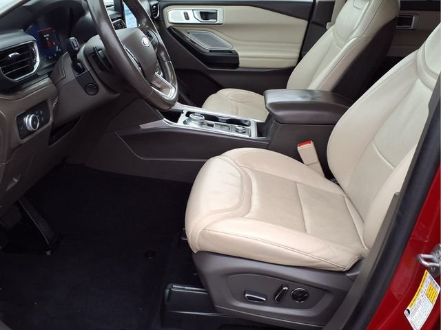 Certified 2020 Ford Explorer Platinum w/ Premium Technology Package AWD/4WD image 13