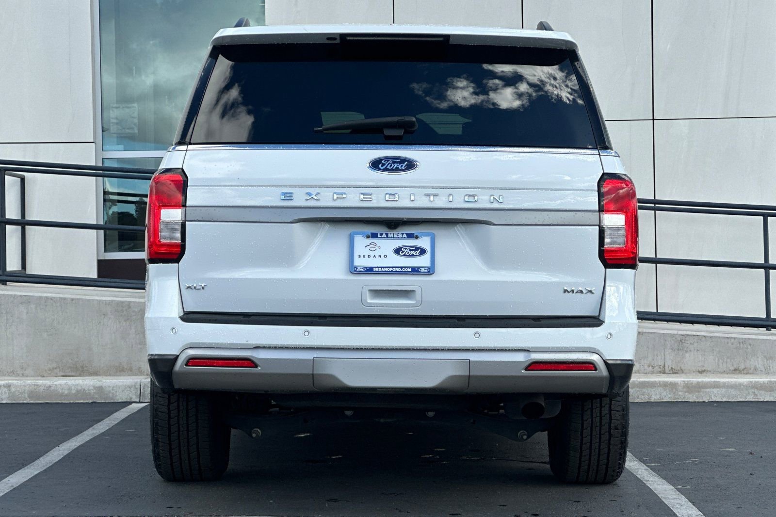 Certified 2024 Ford Expedition Max XLT image 4
