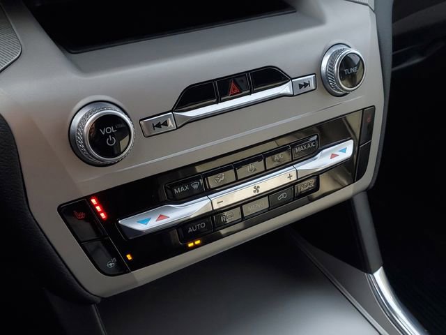 Certified 2022 Ford Explorer XLT w/ Equipment Group 202A image 20