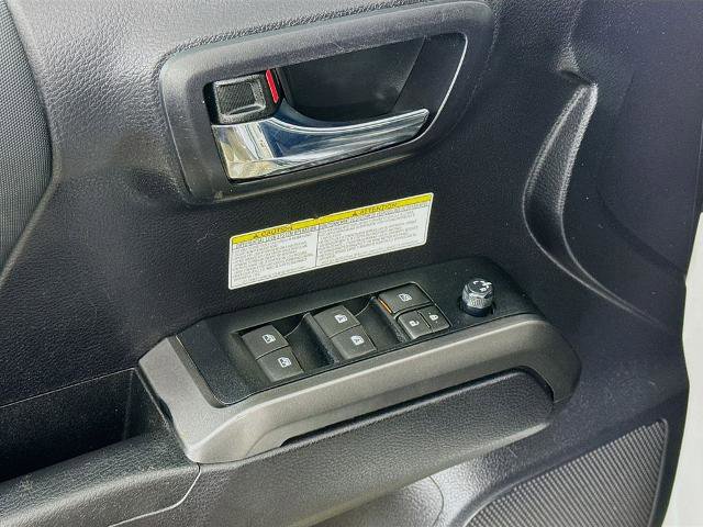 Used 2020 Toyota Tacoma TRD Off-Road w/ Technology Package AWD/4WD image 18