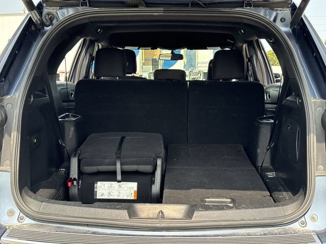Certified 2018 Ford Explorer XLT w/ Equipment Group 201A FWD image 23