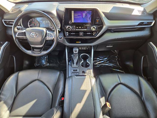 Used 2024 Toyota Highlander XLE AWD/4WD image 13