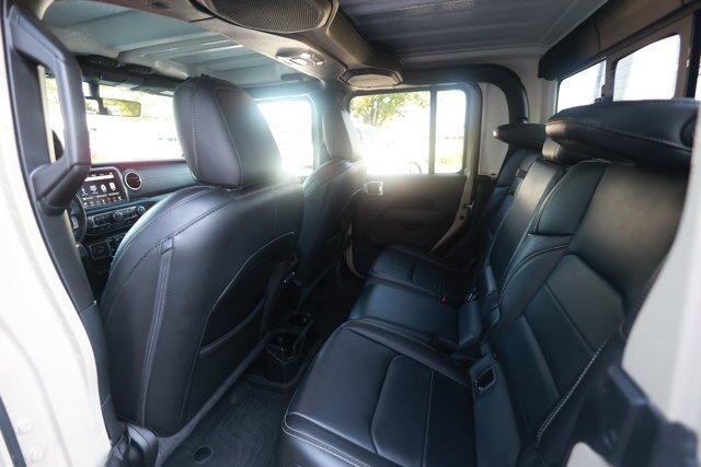 Used 2022 Jeep Gladiator Overland w/ Popular Equipment Package AWD/4WD image 11