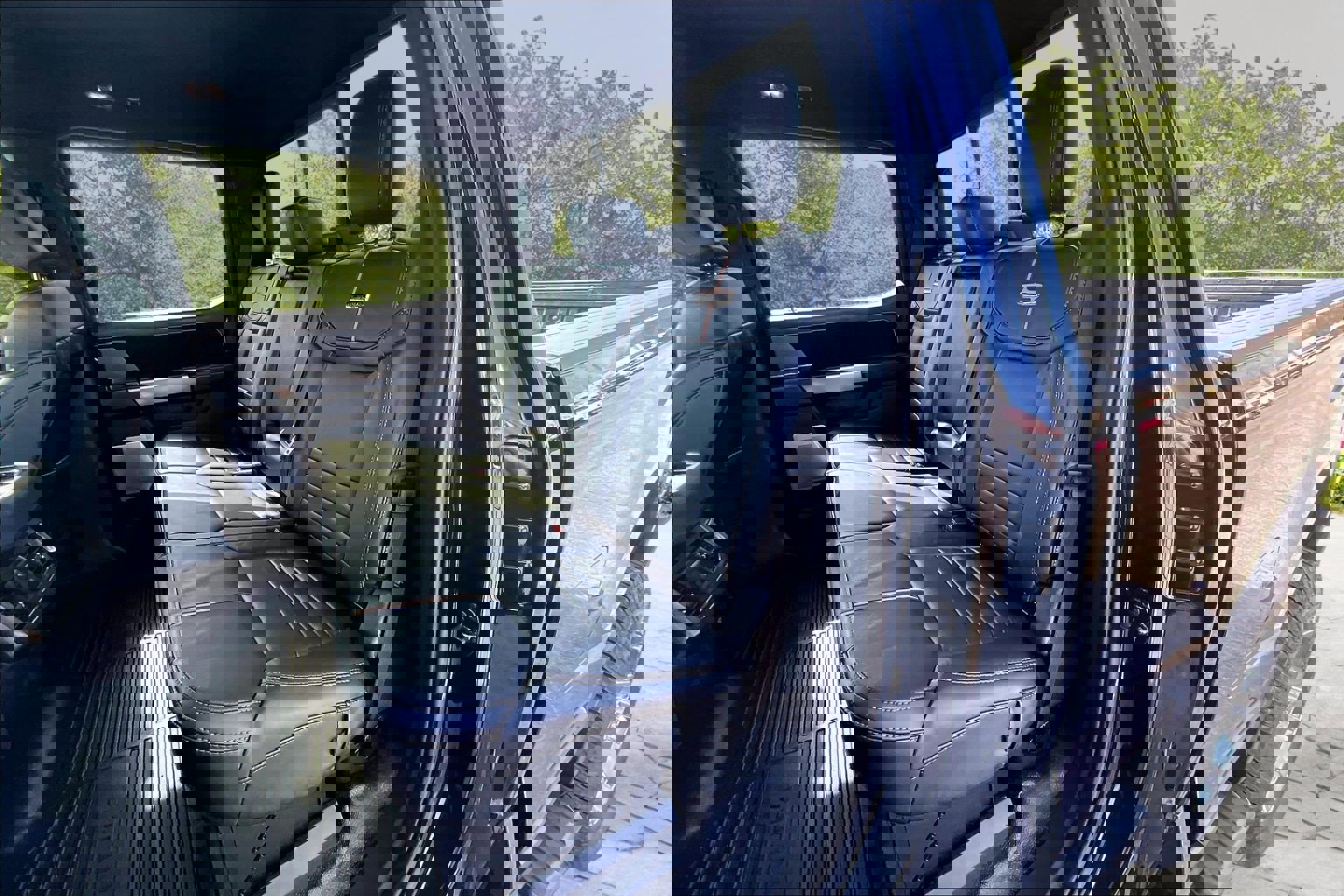 Certified 2023 Ford F250 Platinum w/ FX4 Off-Road Package image 27