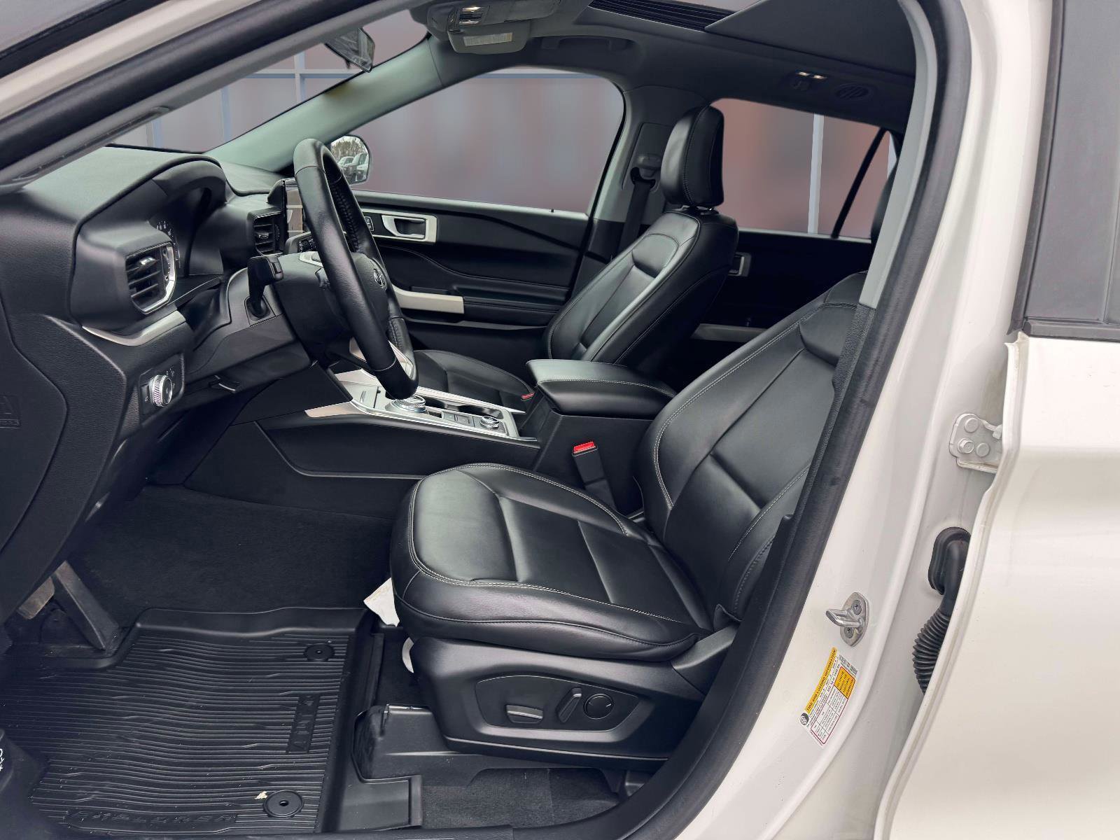 Certified 2022 Ford Explorer XLT w/ Equipment Group 202A image 13