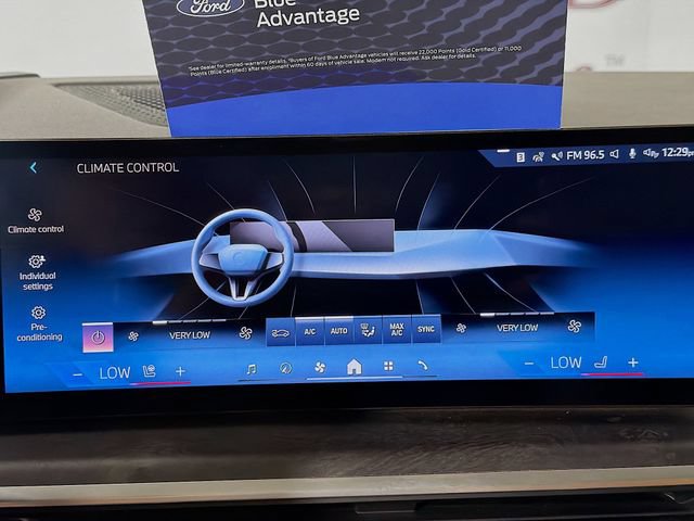 Used 2024 BMW X7 xDrive40i w/ Premium Package AWD/4WD image 18