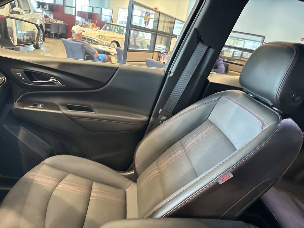 Used 2022 Chevrolet Equinox RS FWD image 18