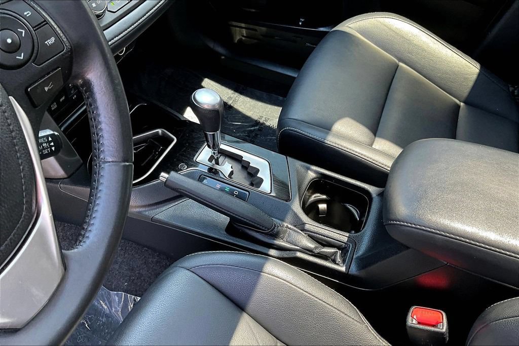 Used 2018 Toyota RAV4 Limited FWD image 20