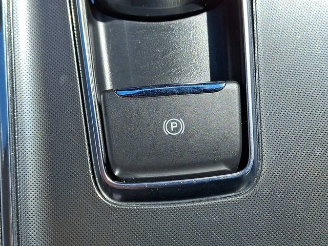 Certified 2022 Ford Edge ST-Line image 25