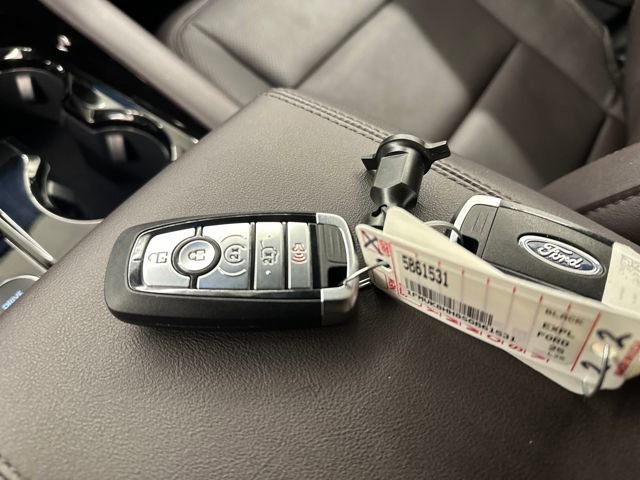 Certified 2025 Ford Explorer Platinum w/ LUX Leather Package image 30