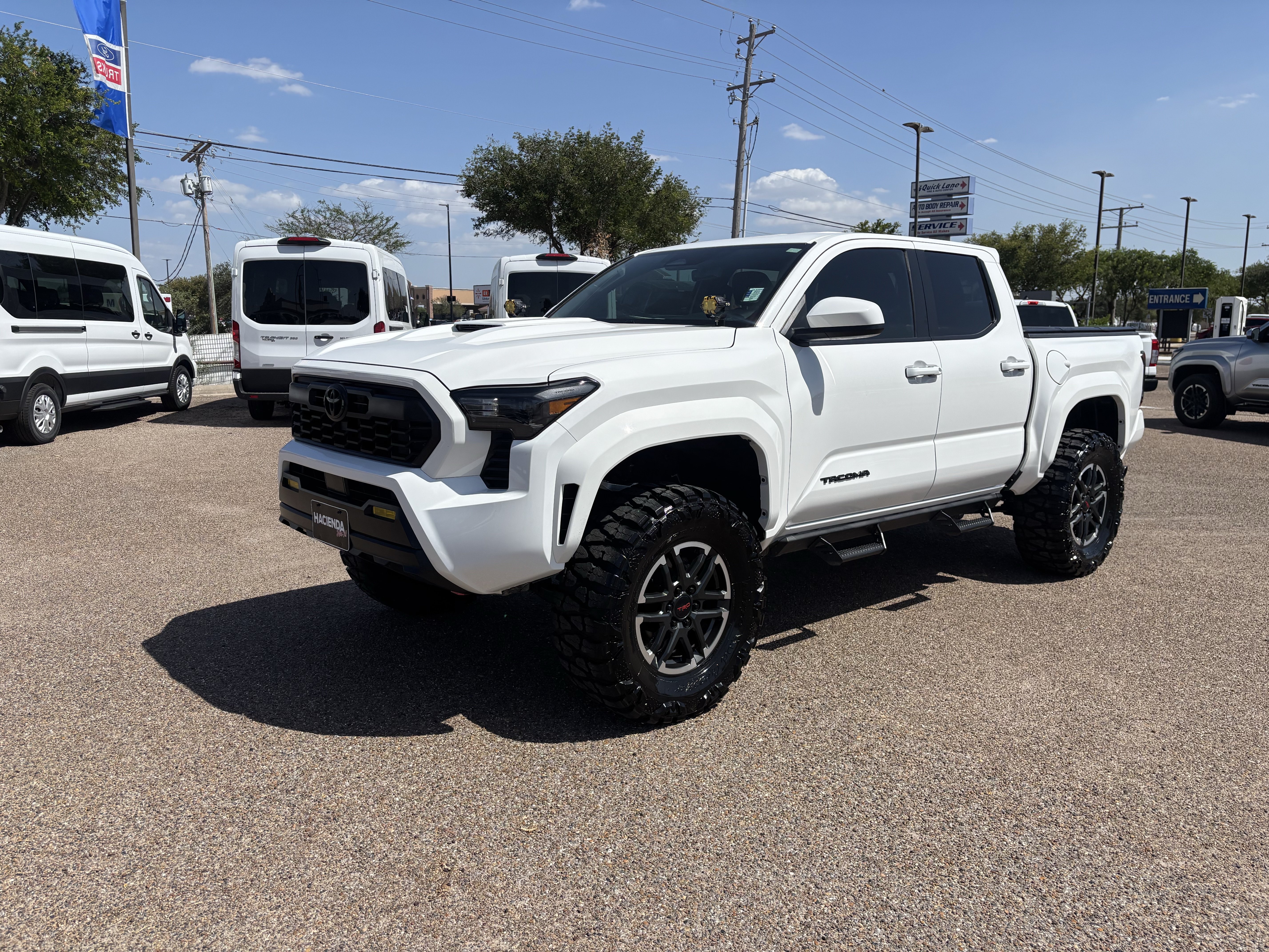 Used 2025 Toyota Tacoma TRD Sport AWD/4WD image 1