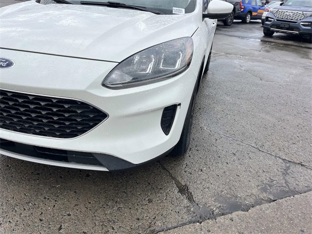 Certified 2020 Ford Escape SE image 9