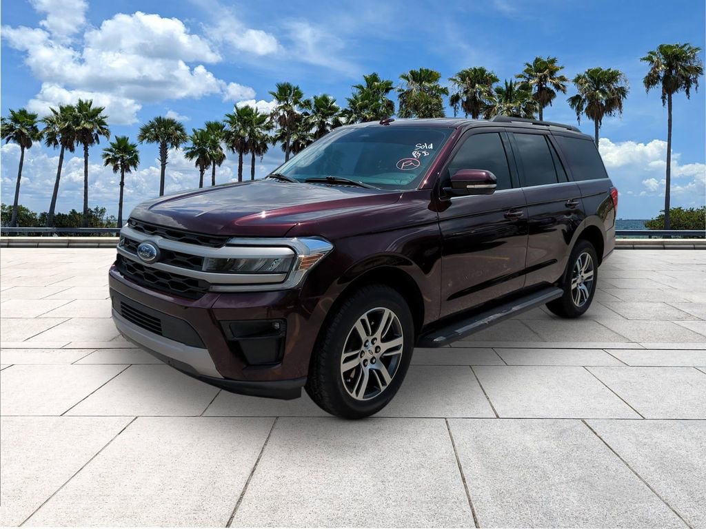 Certified 2024 Ford Expedition XLT RWD image 3