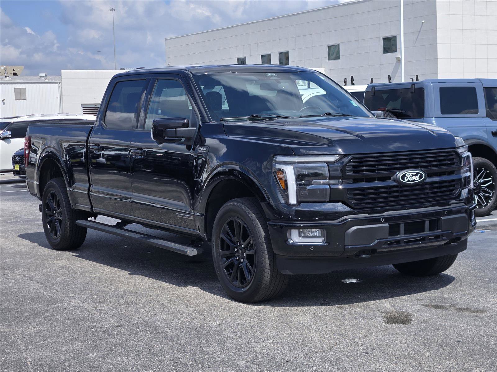 Certified 2025 Ford F150 Platinum w/ FX4 Off-Road Package AWD/4WD image 3