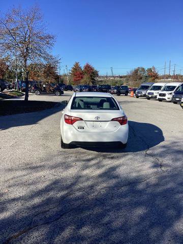 Used 2018 Toyota Corolla LE FWD image 5