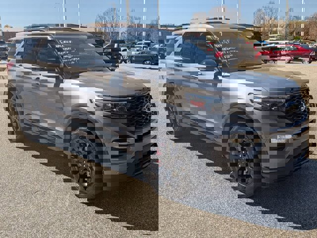 Certified 2023 Ford Explorer ST w/ Equipment Group 401A image 8
