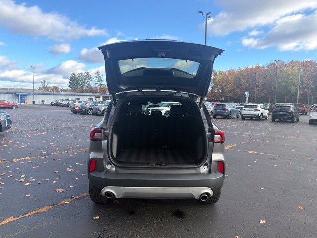 Certified 2025 Ford Escape ST-Line Select AWD/4WD image 8