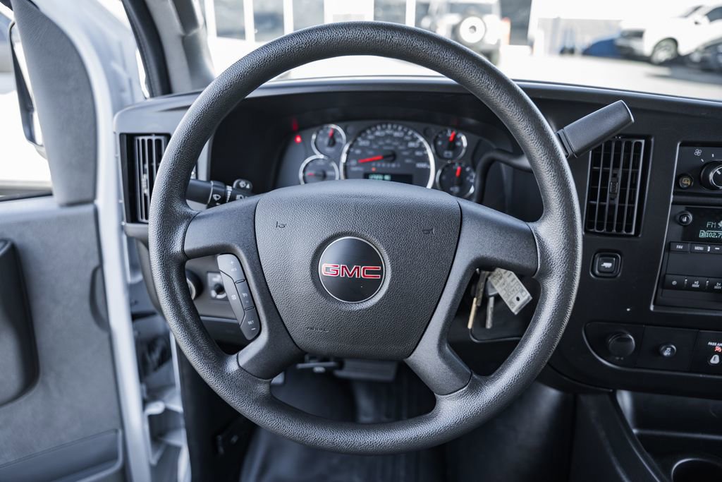 Used 2023 GMC Savana 2500 image 33