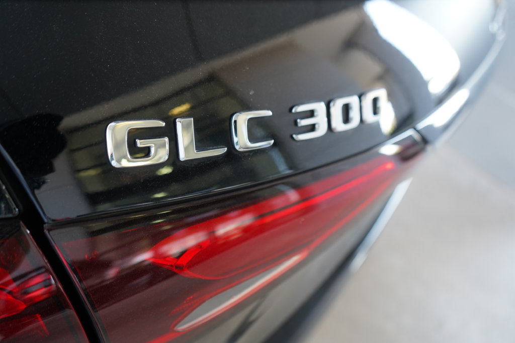 Used 2024 Mercedes-Benz GLC 300 4MATIC image 7