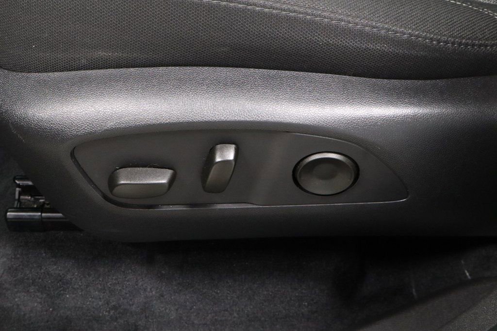 Used 2025 GMC Acadia Elevation image 29