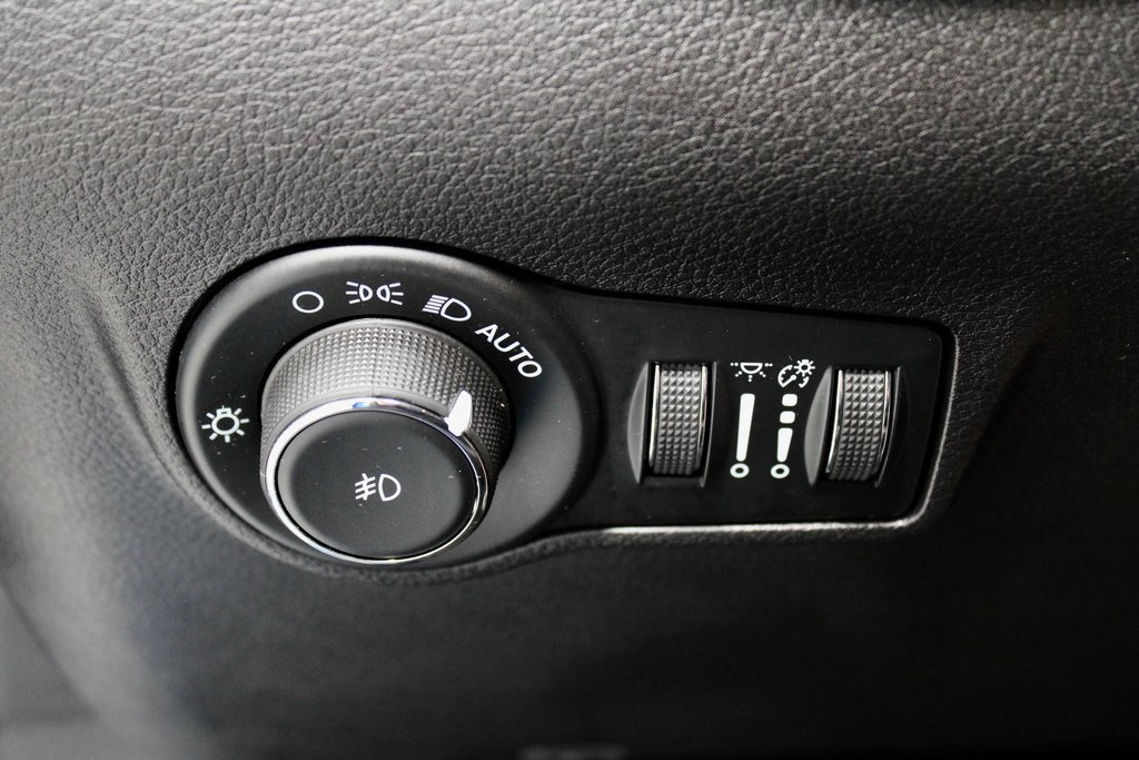 Used 2024 Jeep Compass Trailhawk w/ Trailhawk Elite Group image 27