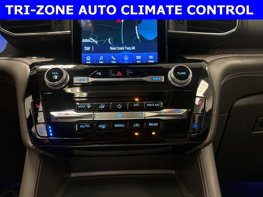 Certified 2024 Ford Explorer Platinum w/ Technology Package image 12
