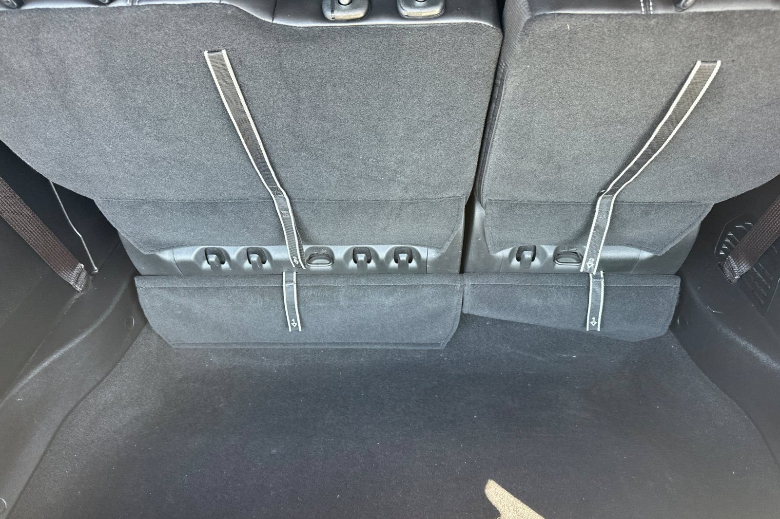 Used 2025 Chrysler Pacifica Select FWD image 16