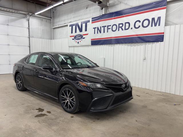 Used 2022 Toyota Camry SE image 4