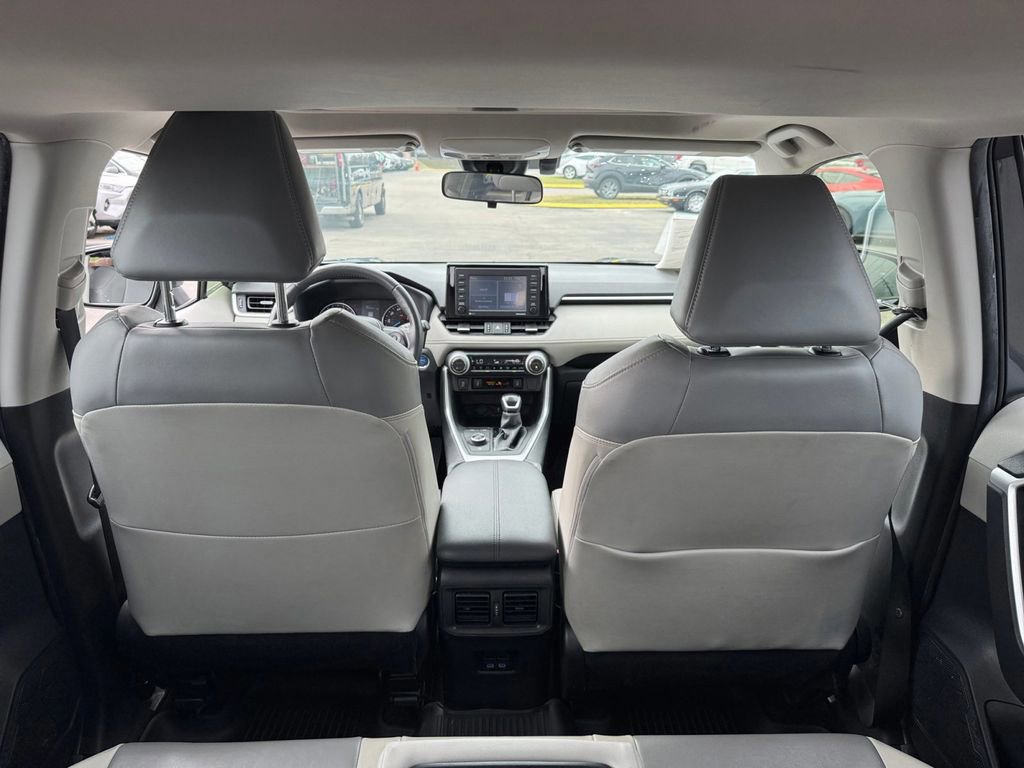 Used 2022 Toyota RAV4 XLE Premium AWD/4WD image 28