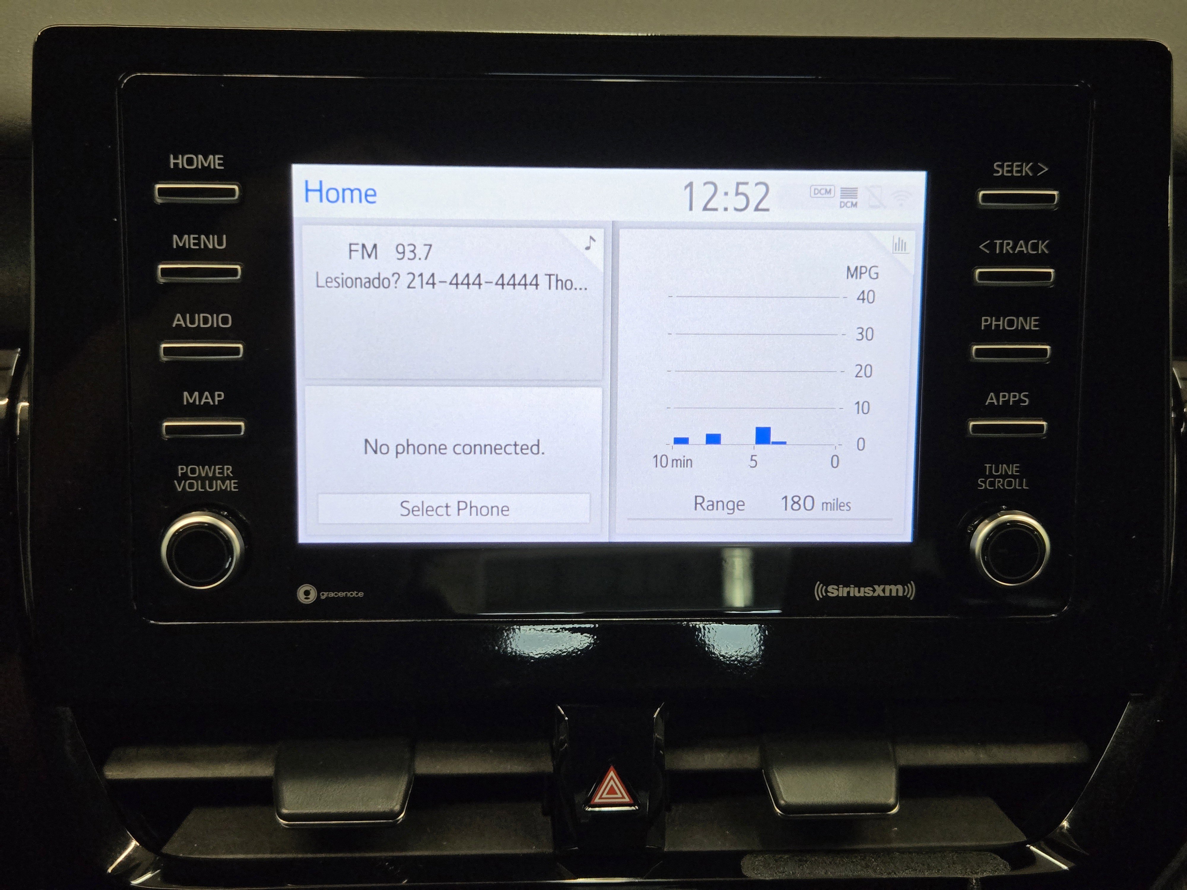 Used 2022 Toyota Camry SE image 18