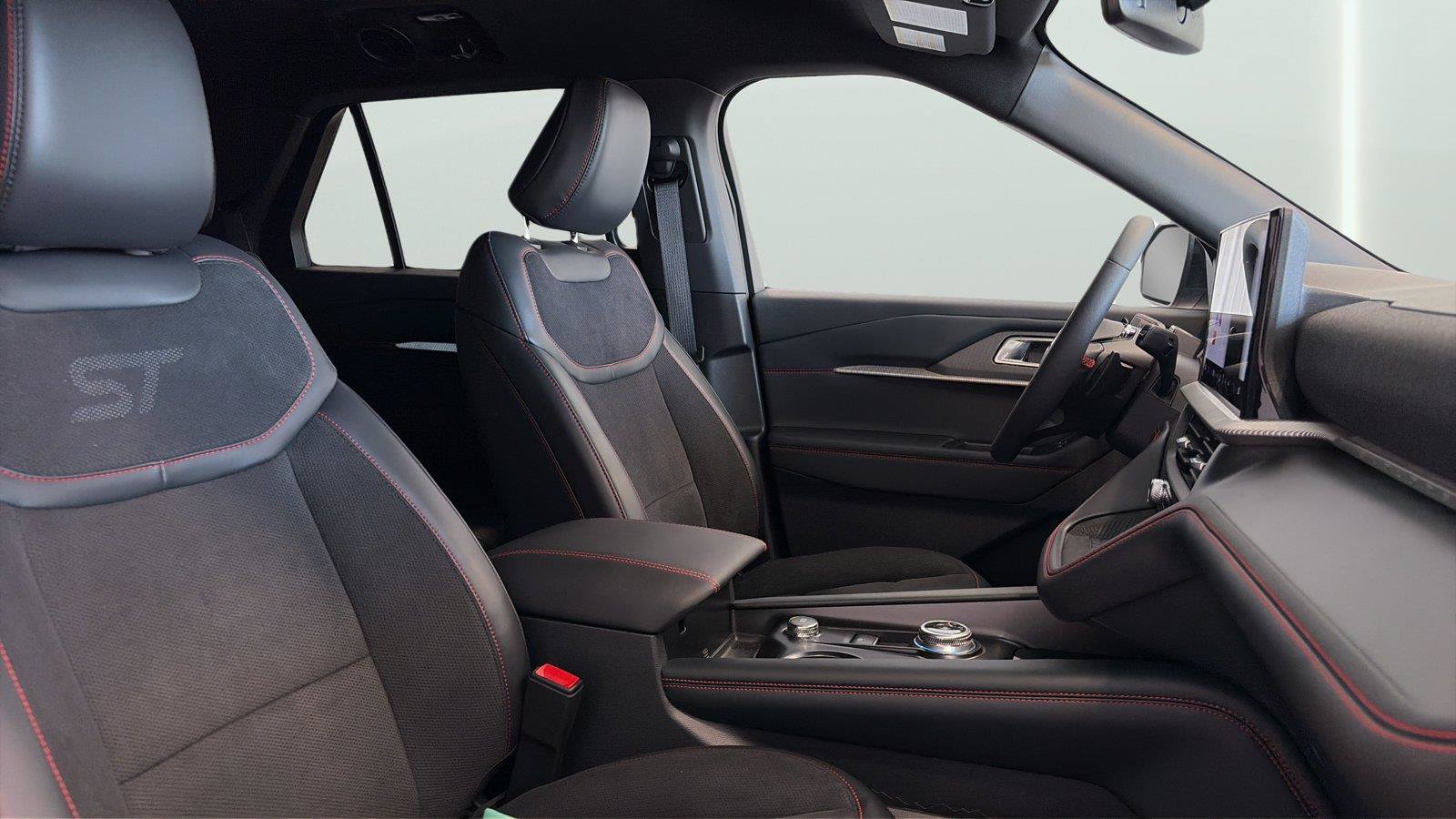 Certified 2025 Ford Explorer ST AWD/4WD image 16