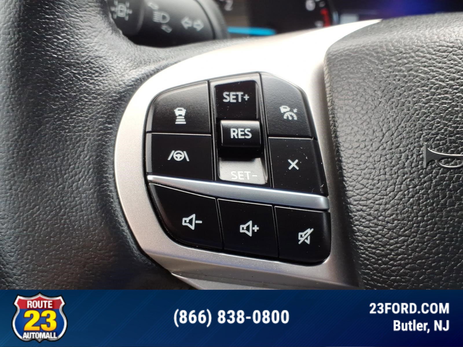 Certified 2023 Ford Explorer XLT w/ Equipment Group 202A AWD/4WD image 13