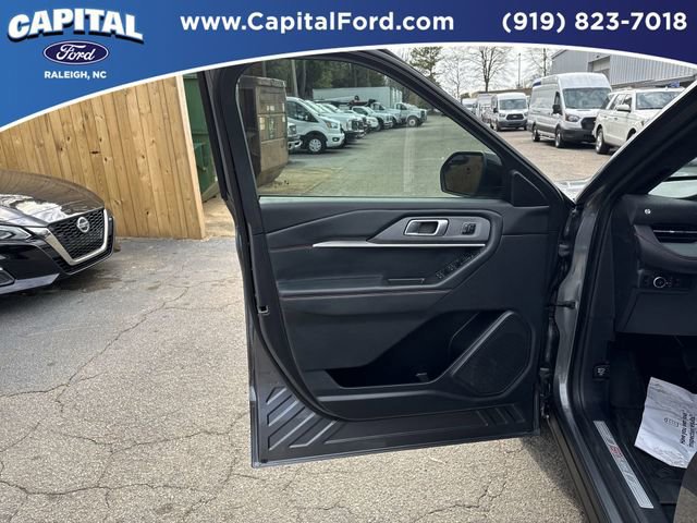 Certified 2025 Ford Explorer ST-Line w/ Premium Package image 19