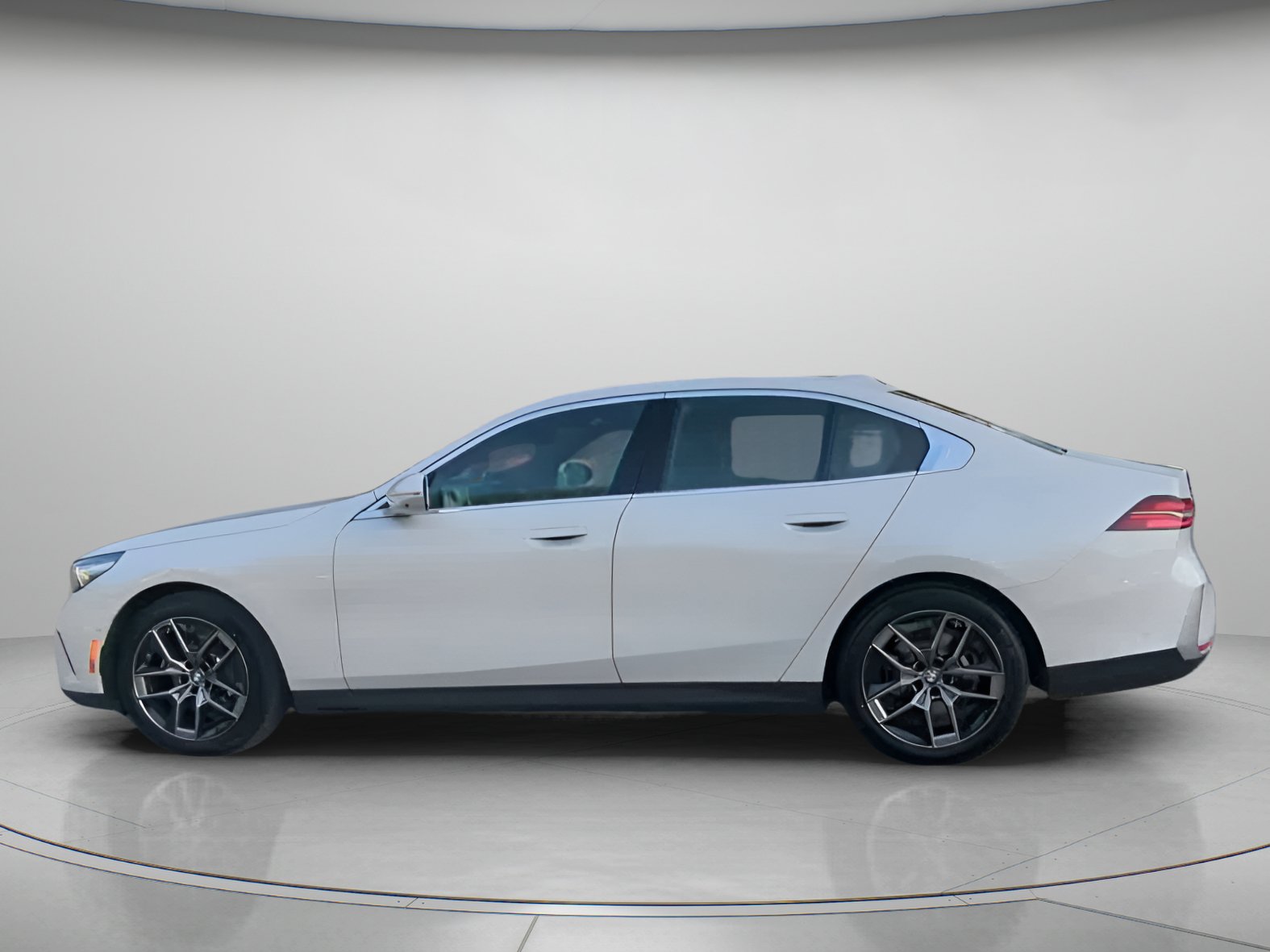 Used 2026 BMW 530i RWD image 17