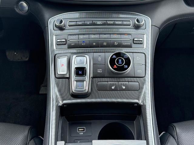 Used 2021 Hyundai Santa Fe SEL w/ Convenience + Premium Package AWD/4WD image 16