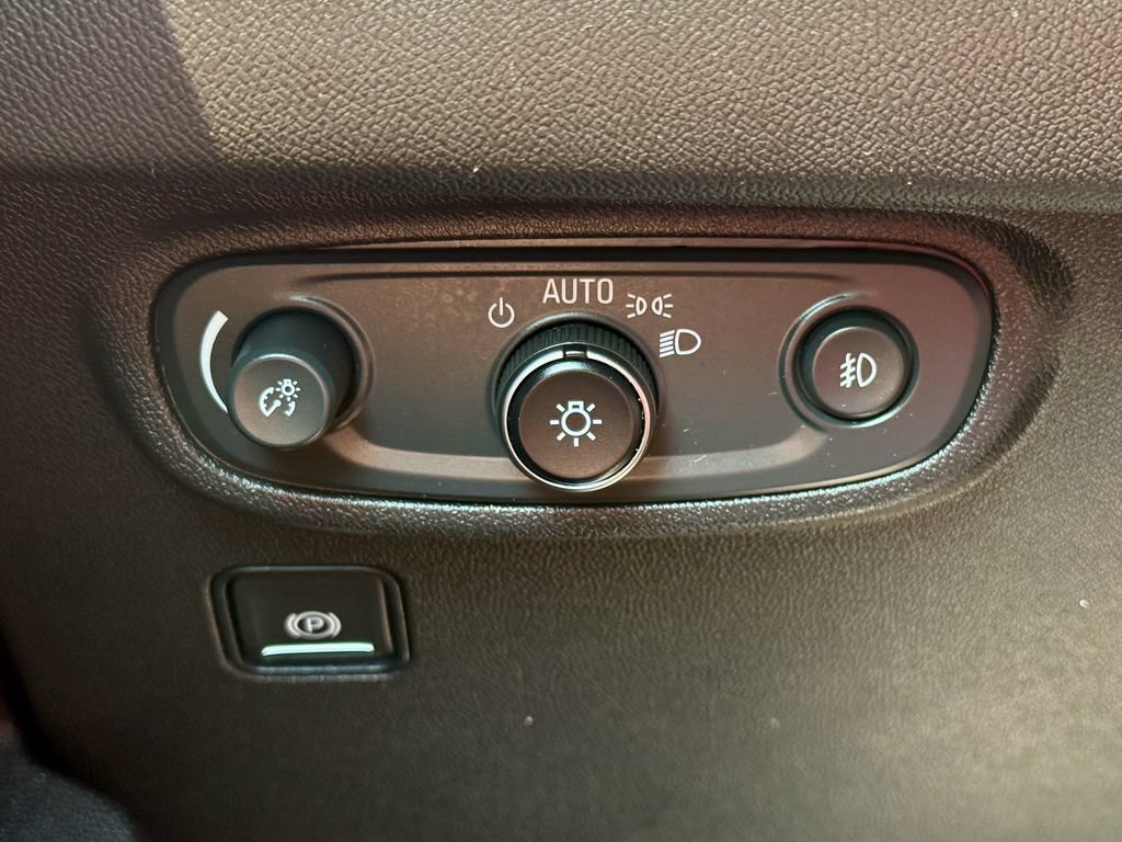 Used 2021 GMC Terrain SLT w/ Infotainment Package II AWD/4WD image 27
