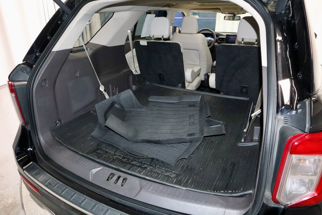 Certified 2023 Ford Explorer Platinum w/ Class IV Trailer Tow Package image 19