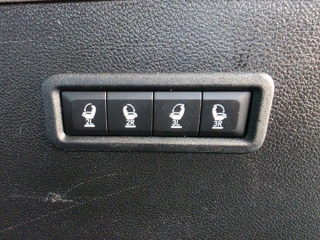 Used 2022 Jeep Wagoneer Series III w/ Flexible Seating Group AWD/4WD image 21