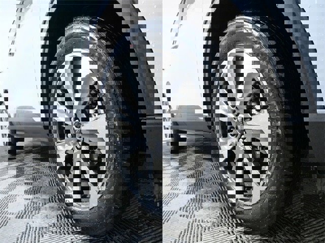 Certified 2025 Ford Escape Platinum image 2