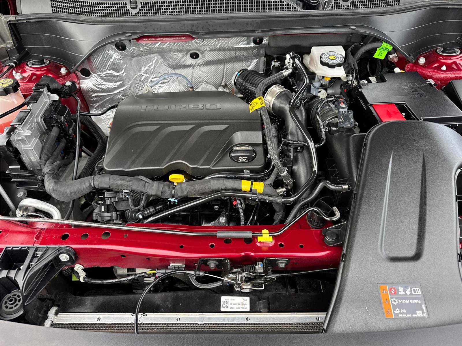 Used 2025 Chevrolet Trax RS FWD image 8