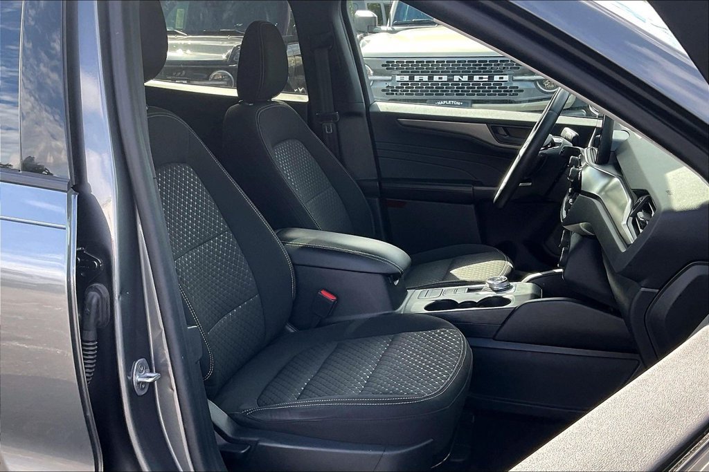 Certified 2023 Ford Escape Active AWD/4WD image 6