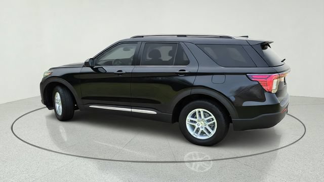 Certified 2025 Ford Explorer Active AWD/4WD image 3