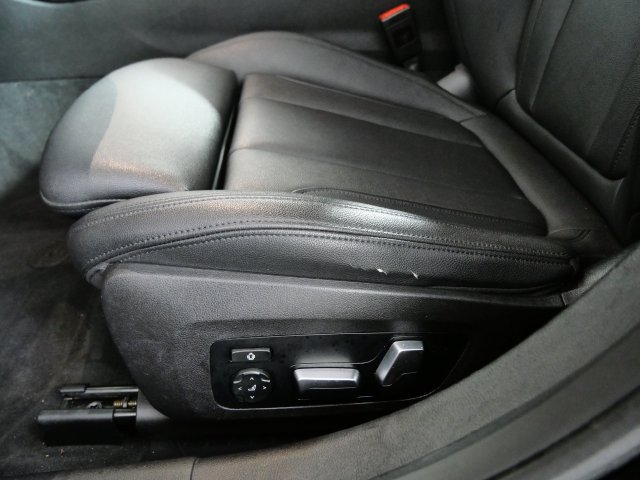 Used 2021 BMW 330i xDrive Sedan w/ Convenience Package AWD/4WD image 16