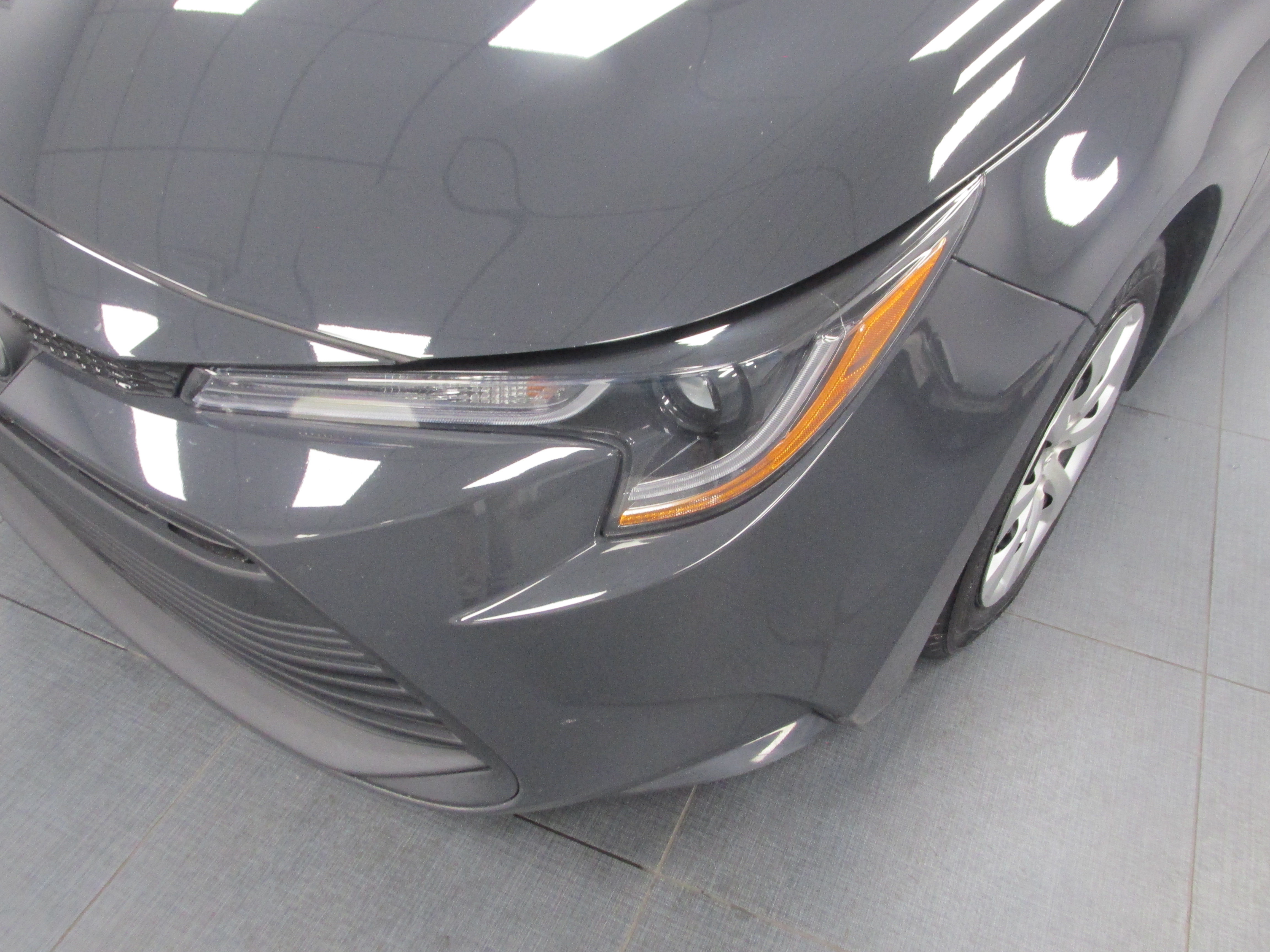 Used 2025 Toyota Corolla LE FWD image 9