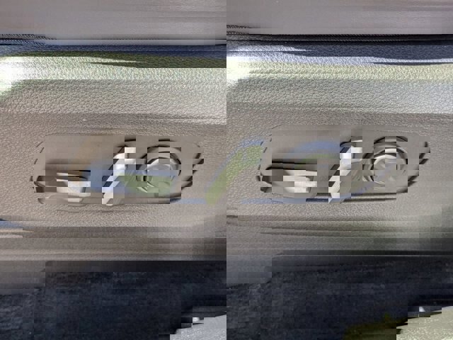 Used 2023 Kia Carnival SX image 18