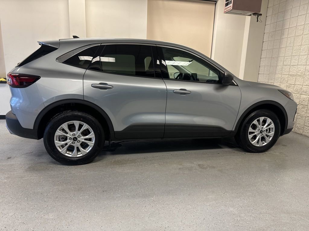 Certified 2023 Ford Escape Active image 3