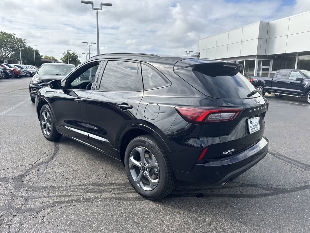 Certified 2023 Ford Escape ST-Line w/ Tech Pack #1 image 3