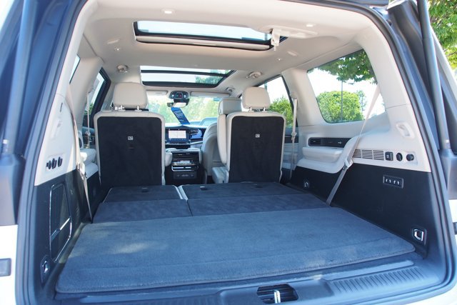 Used 2022 Jeep Wagoneer Series II w/ Premium Group I AWD/4WD image 19