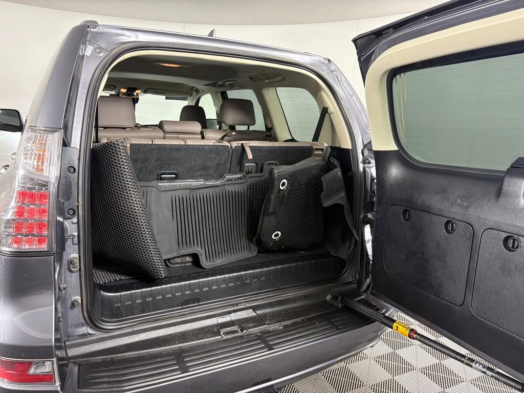 Used 2020 Lexus GX 460 Premium image 32